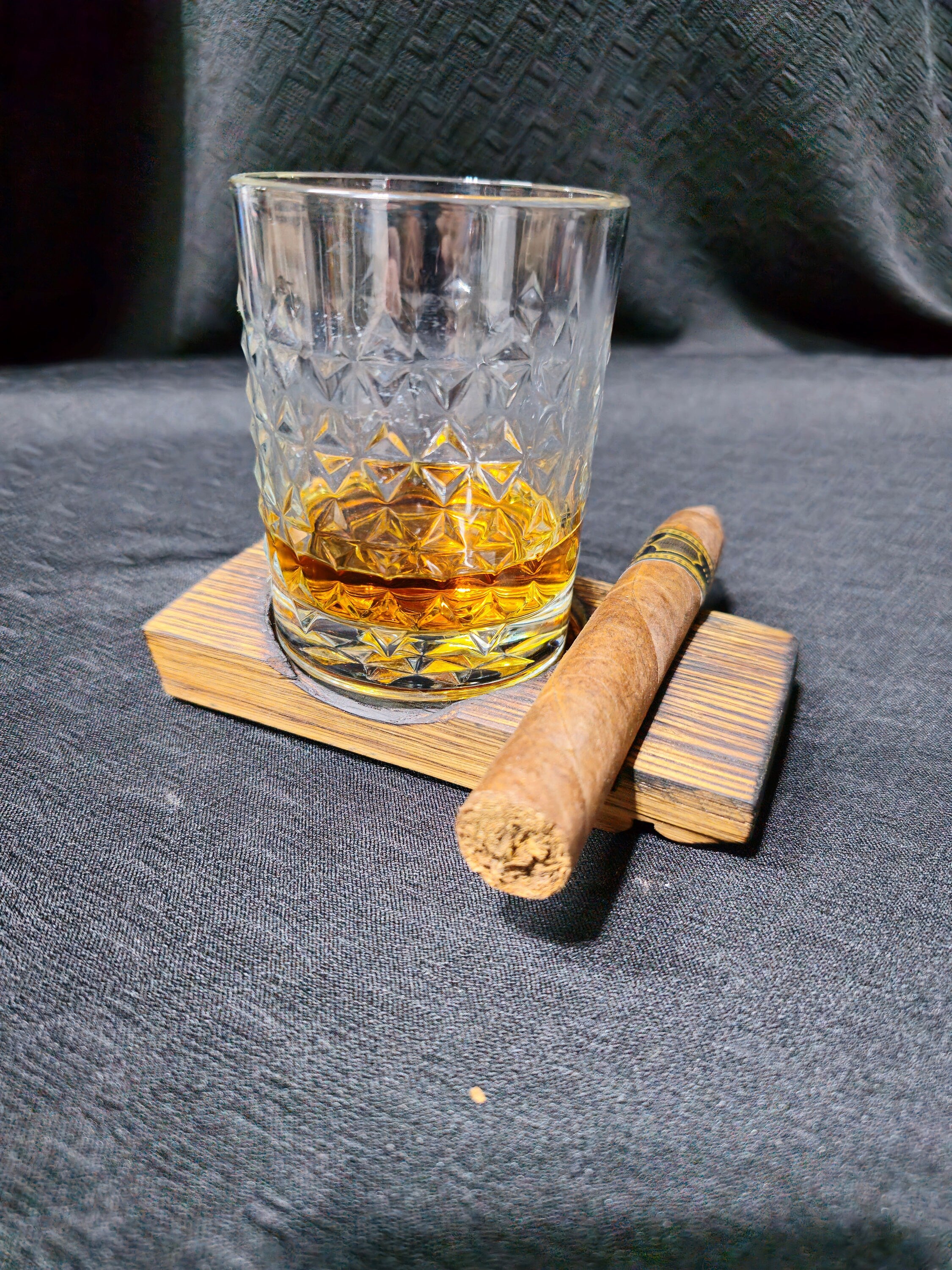 Bourbon stave rock glass cigar holder