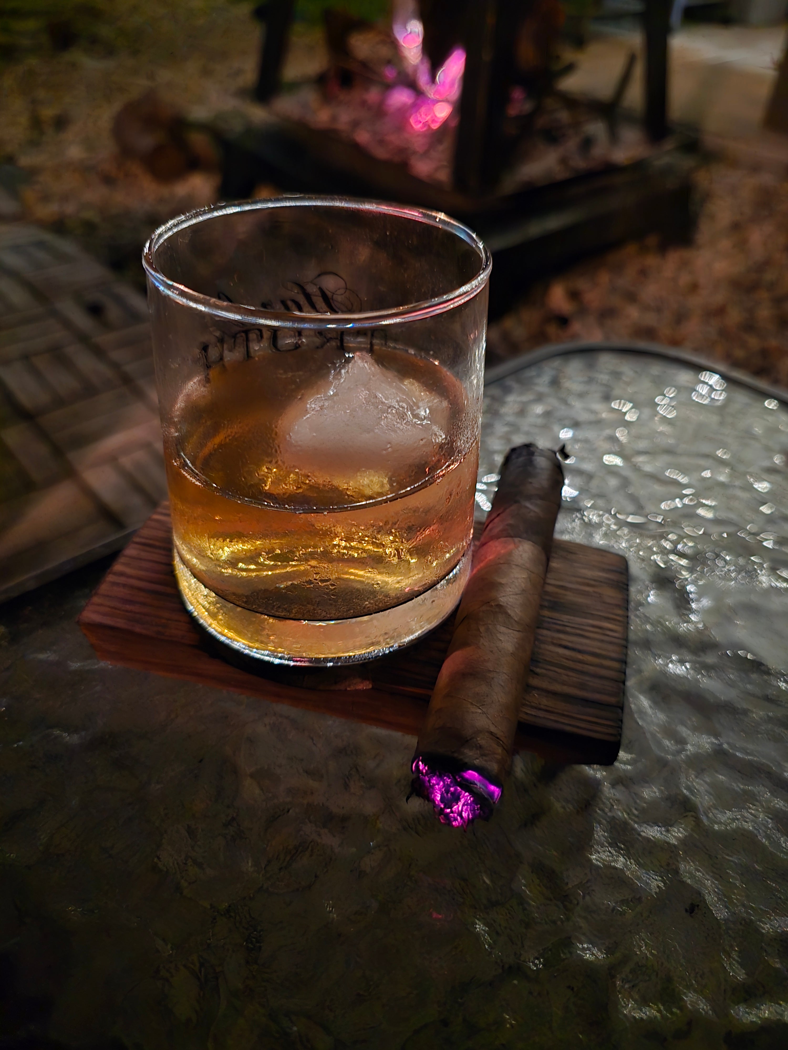 Bourbon stave rock glass cigar holder